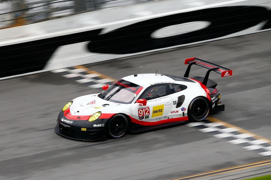  Porsche 911 RSR (991) 2017 года  (фото 9 из 39)